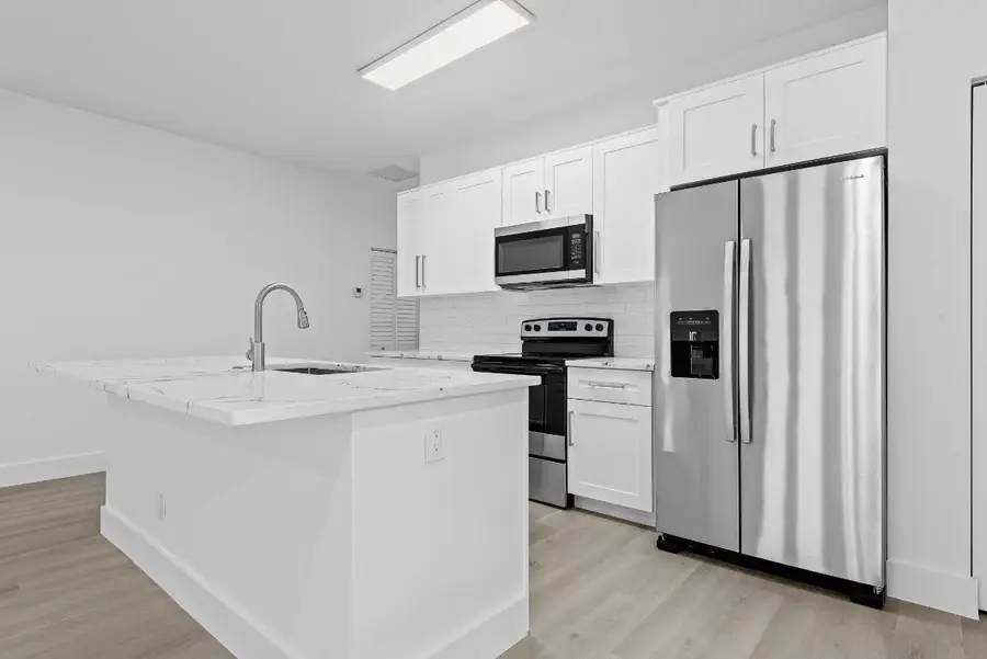 2810 NW 7th Street, Fort Lauderdale, FL 33311 - #3