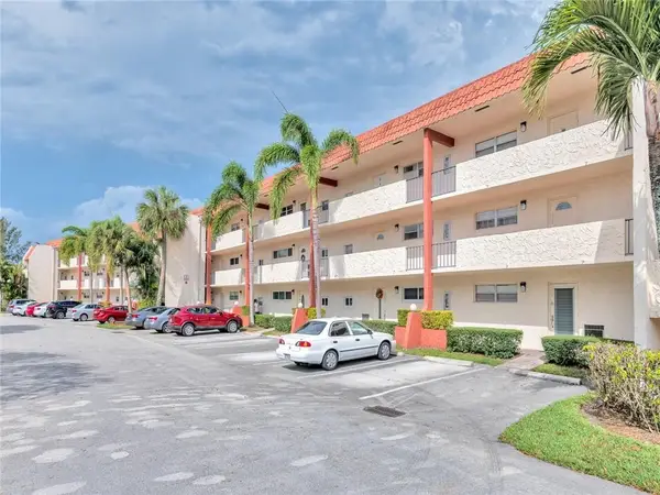 9800 N Hollybrook Lake Drive #202, Pembroke Pines, FL 33025