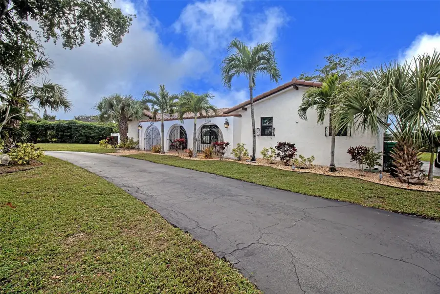 11035 NW 26th Drive, Coral Springs, FL 33065 - #2