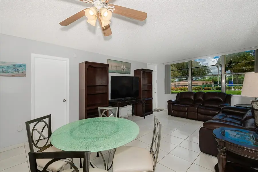 1300 Saint Charles Pl Pembroke Pines #L20, Pembroke Pines, FL 33026 - #2