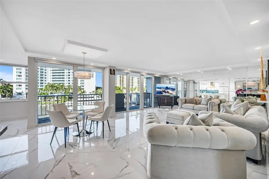 2800 E Sunrise Boulevard #5B, Fort Lauderdale, FL 33304 - #3