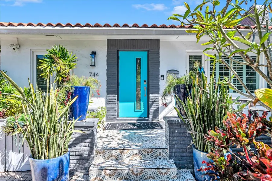 744 NE 18th Avenue, Fort Lauderdale, FL 33304 - #3