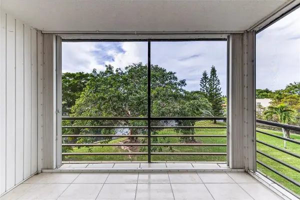 112 Royal Park Drive #3D, Fort Lauderdale, FL 33309