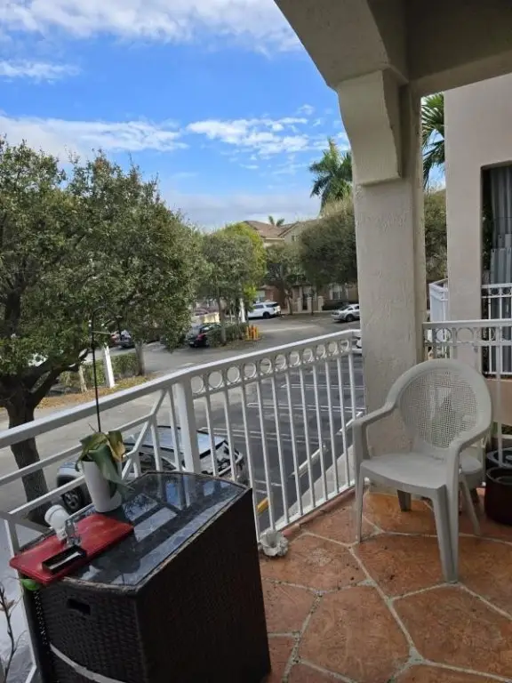 8930 W Flagler Street #221, Miami, FL 33174