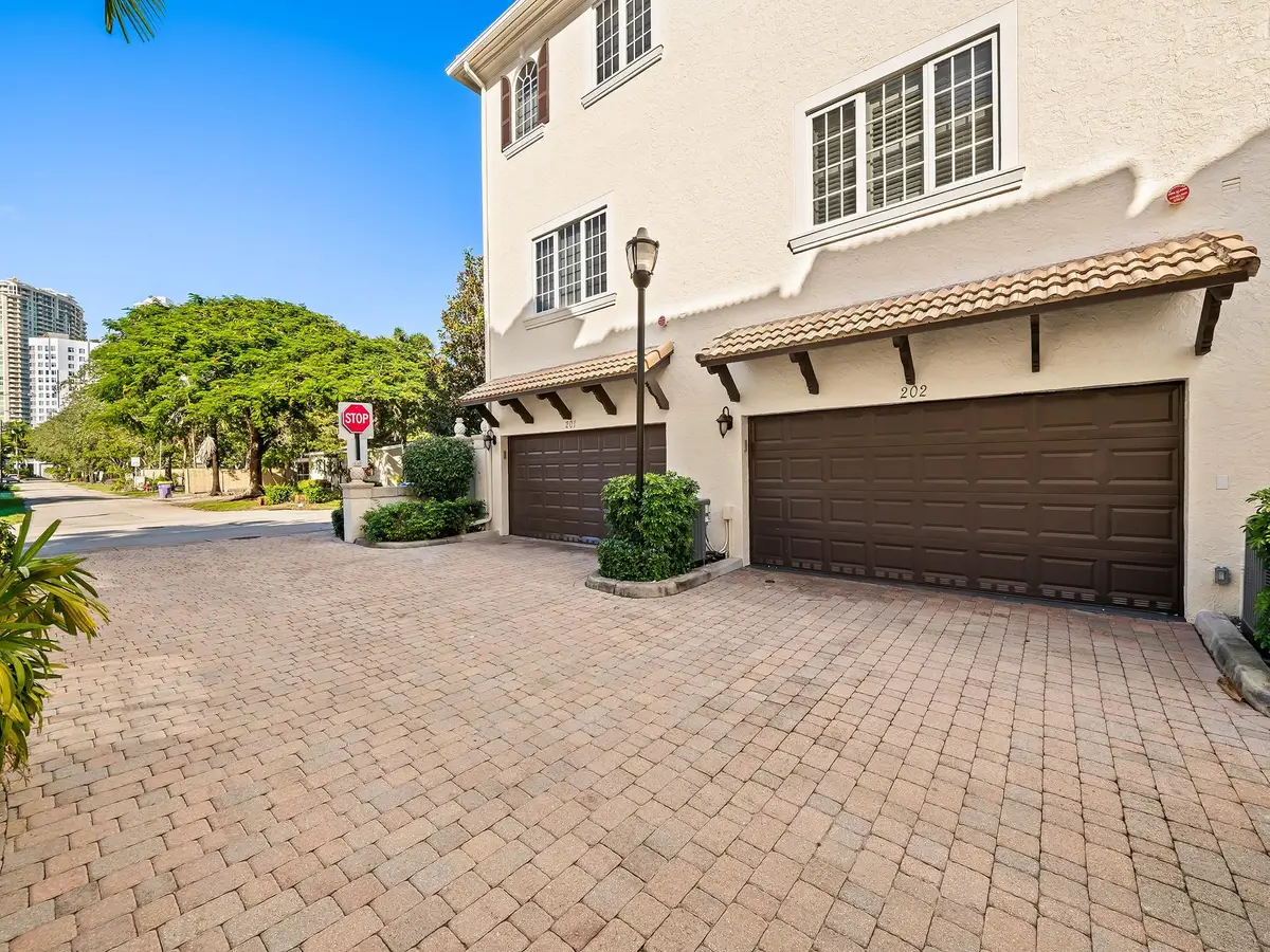 504 SE 7th Street #202, Fort Lauderdale, FL 33301 - #1
