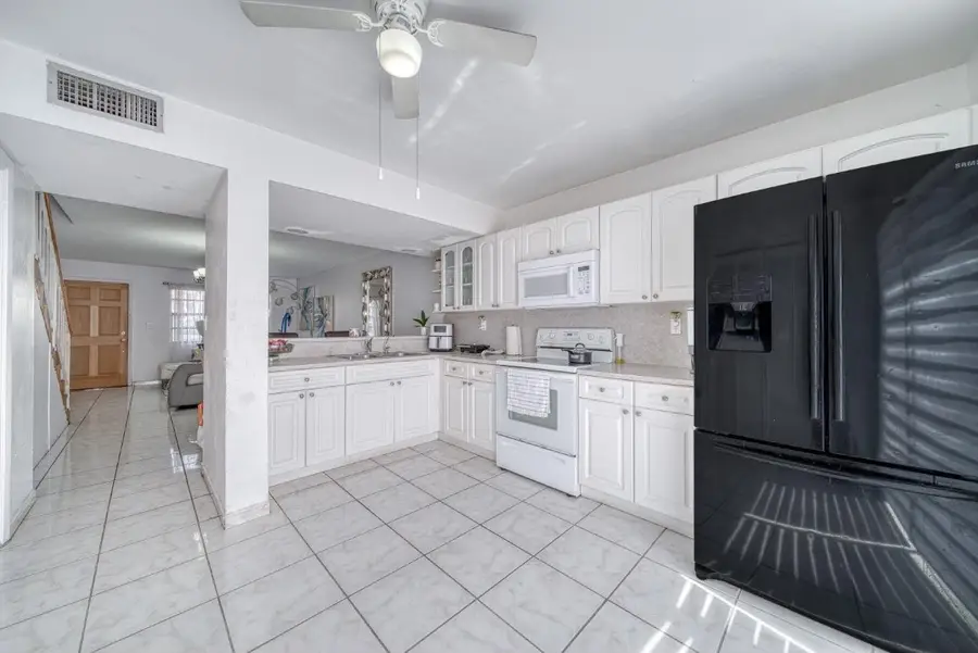 2612 W 54th Place #Unit 204, Hialeah, FL 33016 - #3