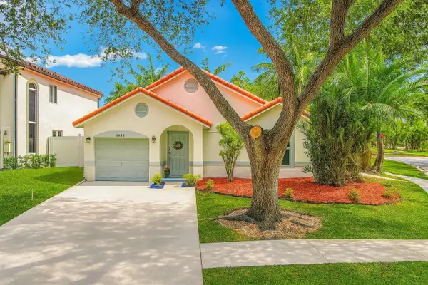 9801 NW 5th Court, Plantation, FL 33324