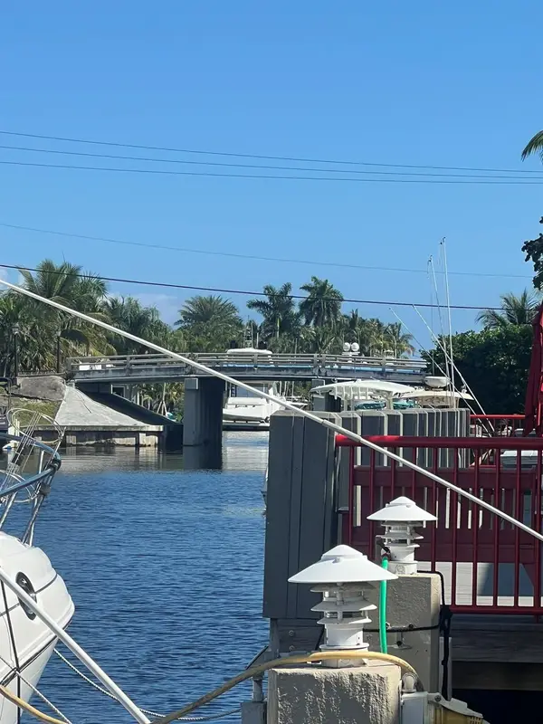 2811 NE 51st Street #6, Fort Lauderdale, FL 33308