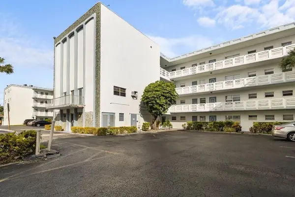 4090 NW 42nd Avenue #309, Lauderdale Lakes, FL 33319