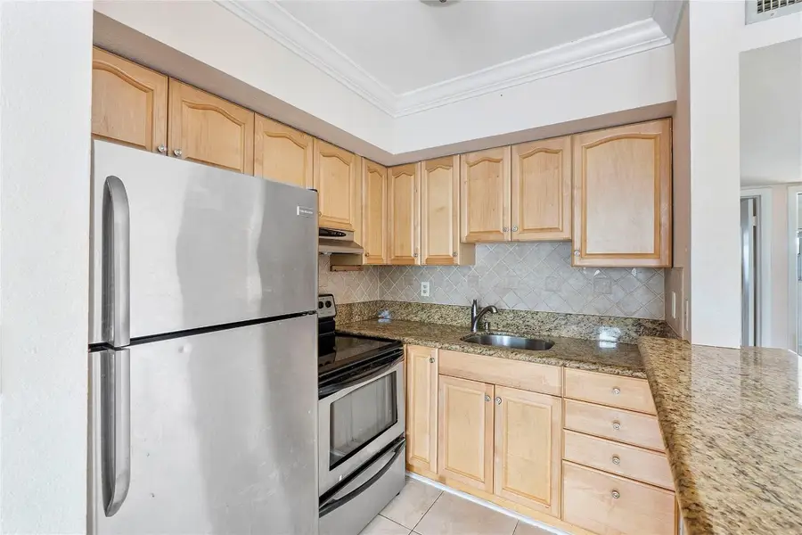 4050 NE 12th Terrace #39-2, Oakland Park, FL 33334 - #3