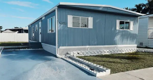 21511 NW 3rd Street, Pembroke Pines, FL 33029