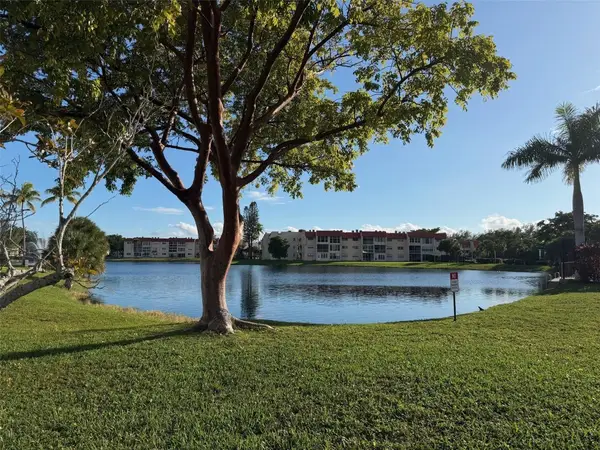 2950 W Sunrise Lks Drive #305, Fort Lauderdale, FL 33322