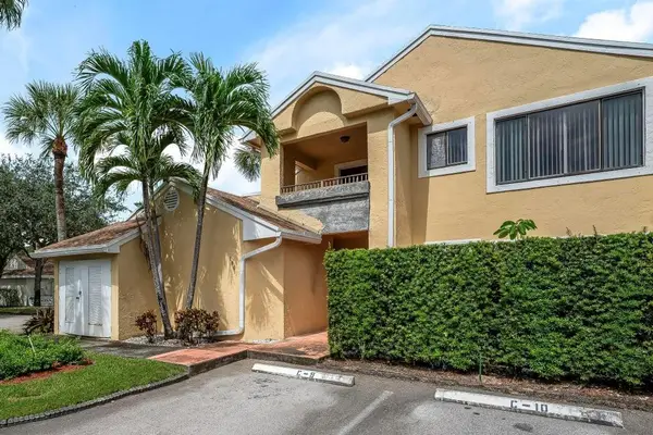 151 SW 95th Terrace #106, Pembroke Pines, FL 33025