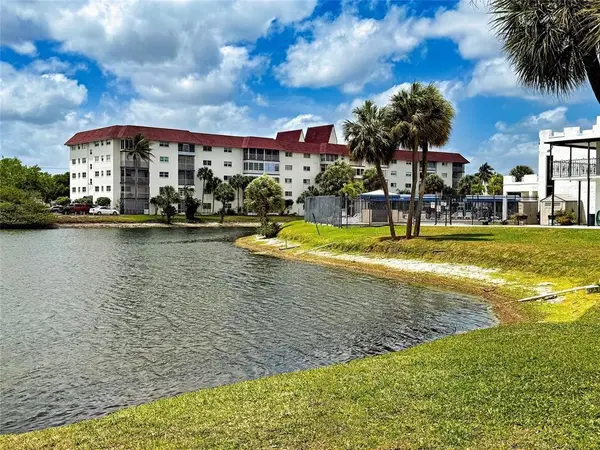 4851 NW 21st #403, Lauderhill, FL 33313