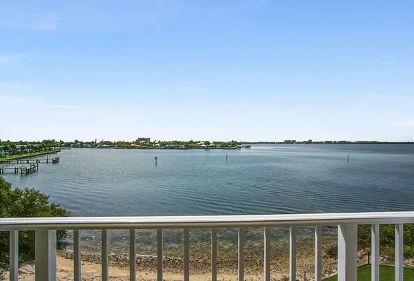 3 Harbour Isle Drive #302, Fort Pierce, FL 34949