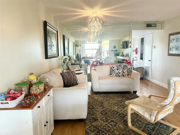 9821 Sunrise Lakes Boulevard #303, Sunrise, FL 33322