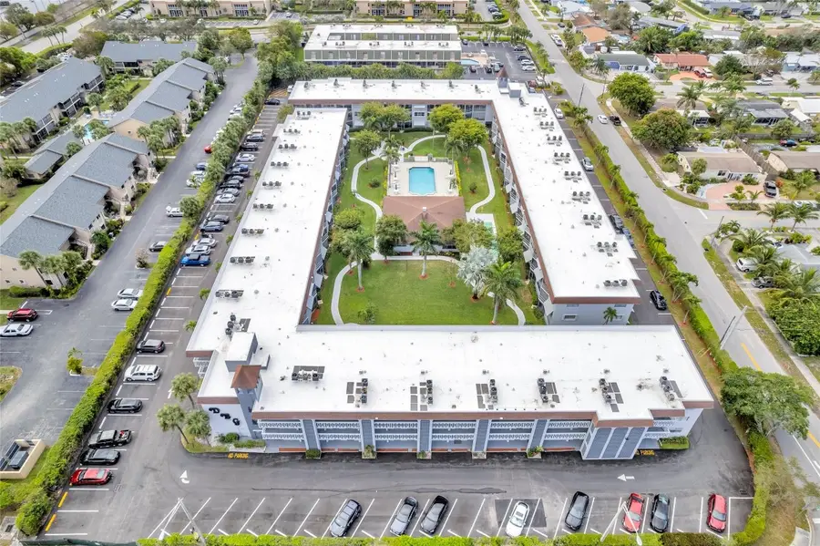 400 SE 10th Street #211, Deerfield Beach, FL 33441 - #2