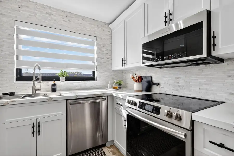 1000 Colony Point Circle #501, Pembroke Pines, FL 33026 - #3