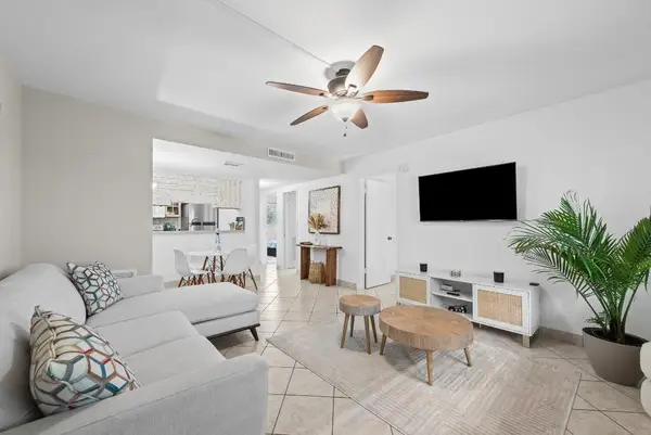 1000 SE 15th Street #103, Fort Lauderdale, FL 33316