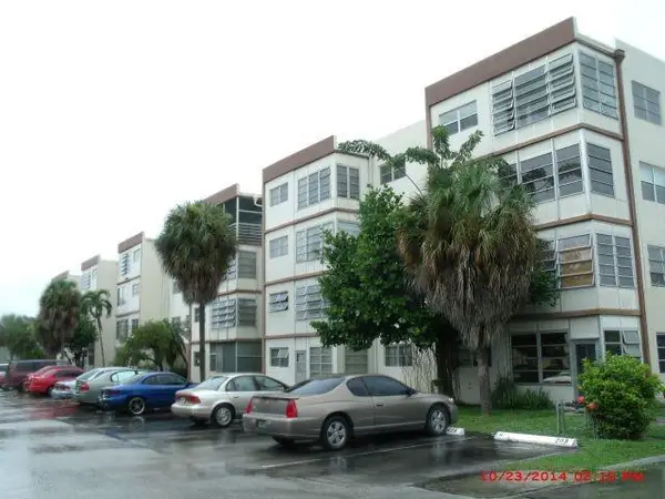 4046 NW 19th Street #105, Fort Lauderdale, FL 33313