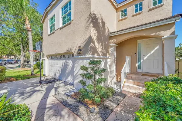 10615 NW 12th Court, Plantation, FL 33322