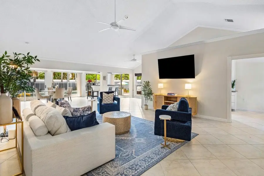 2860 Wilderness Road, West Palm Beach, FL 33409 - #3