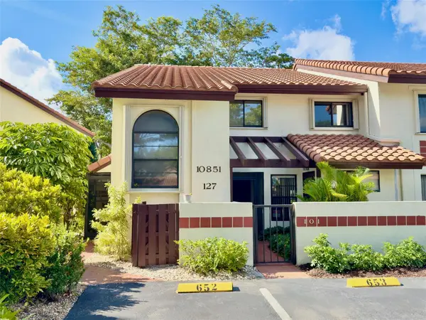 10851 Palm Lake Avenue #201, Boynton Beach, FL 33437