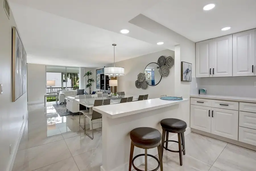 9720 S Hollybrook Lake Drive #204, Pembroke Pines, FL 33025 - #2