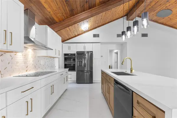 4701 NW 1st Place, Deerfield Beach, FL 33442