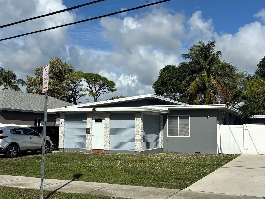 935 NE 33rd Street, Oakland Park, FL 33334 - #1