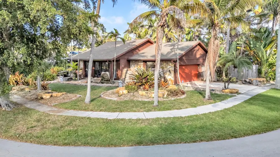 980 SW 70th Avenue, Plantation, FL 33317 - #2