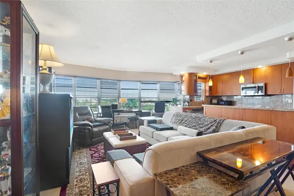 2500 NE 48th Lane #608, Fort Lauderdale, FL 33308