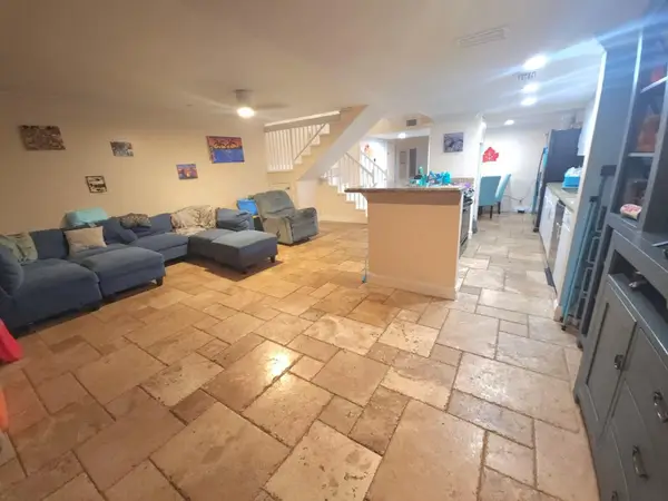 2790 NW 80th Avenue, Sunrise, FL 33322