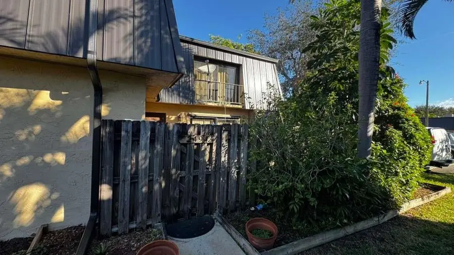 2494 Waterside Drive #4c, Lake Worth Beach, FL 33461 - #3