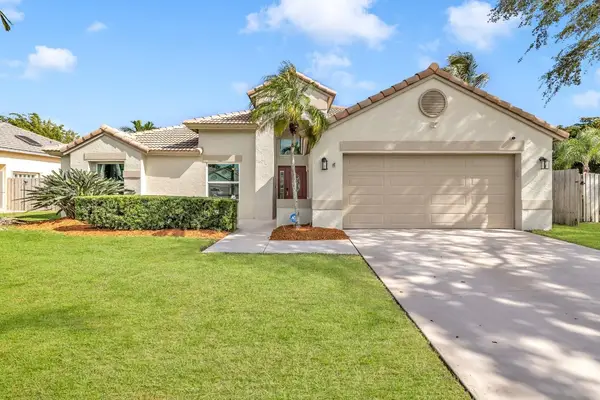 24 Dogwood Circle, Boynton Beach, FL 33436