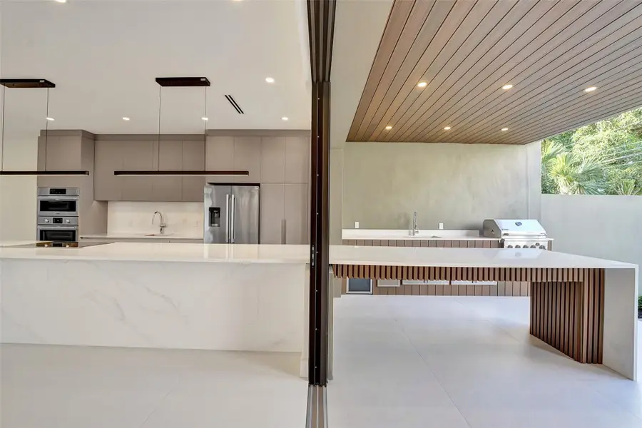 1527 NE 15th Avenue, Fort Lauderdale, FL 33304 - #3