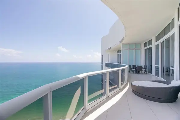 15901 Collins Avenue #Ph4303, Sunny Isles Beach, FL 33160
