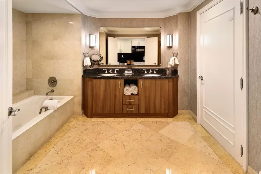 601 N Ft Lauderdale Bch Boulevard #905, Fort Lauderdale, FL 33304 - #3