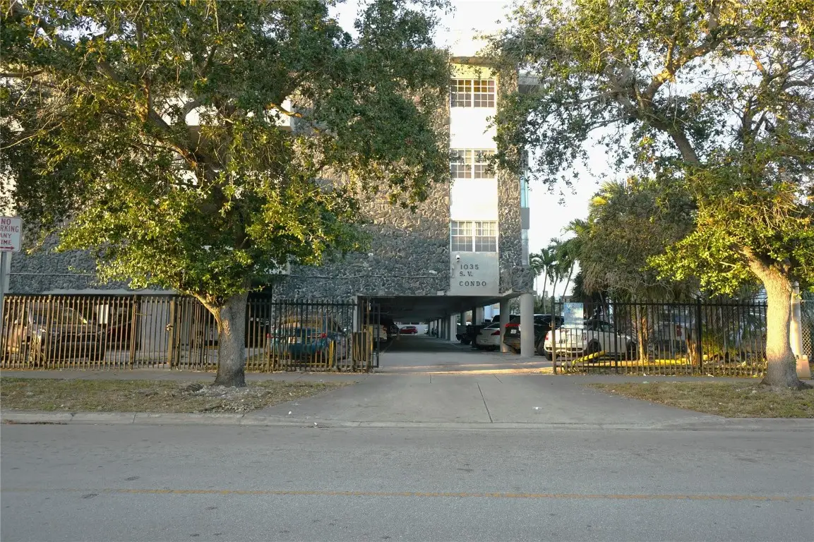 1035 W 77th Street #208, Hialeah, FL 33014 - #1