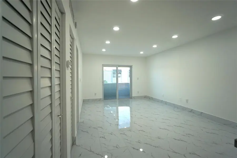 1035 W 77th Street #208, Hialeah, FL 33014 - #3