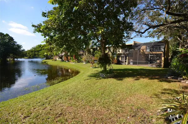 761 E Coco Plum Circle #1, Plantation, FL 33324