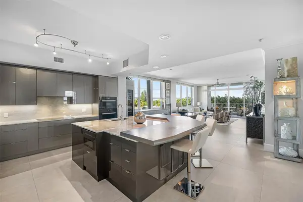 701 SE 21st Avenue #301, Deerfield Beach, FL 33441