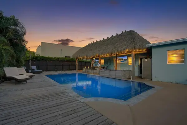 4221 NE 13th Avenue, Oakland Park, FL 33334