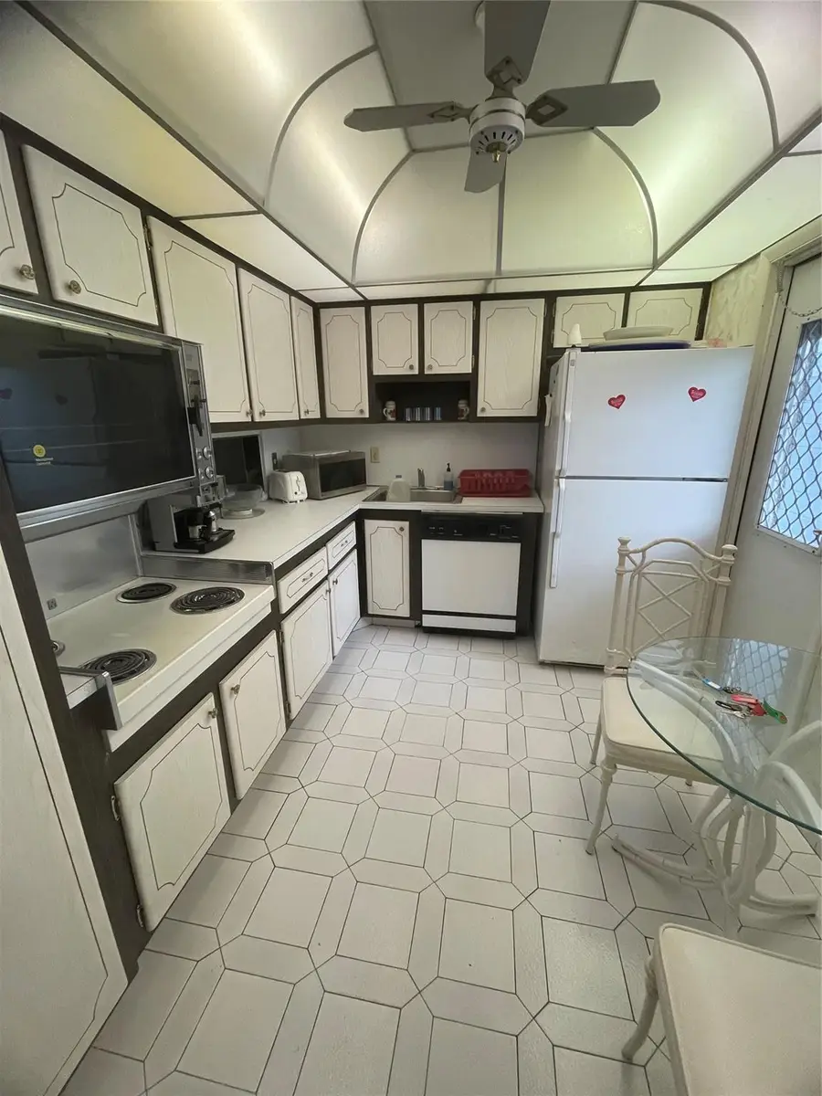 604 NE 2nd Street #231, Dania Beach, FL 33004 - #2