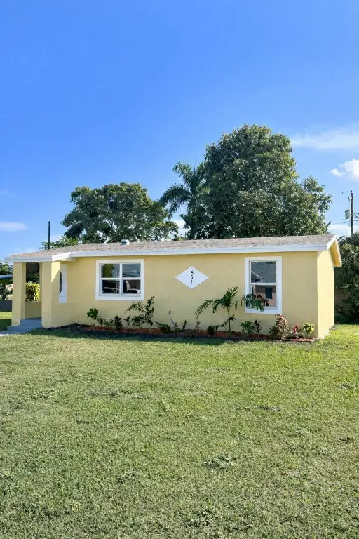 561 14th Street, Belle Glade, FL 33430 - #3