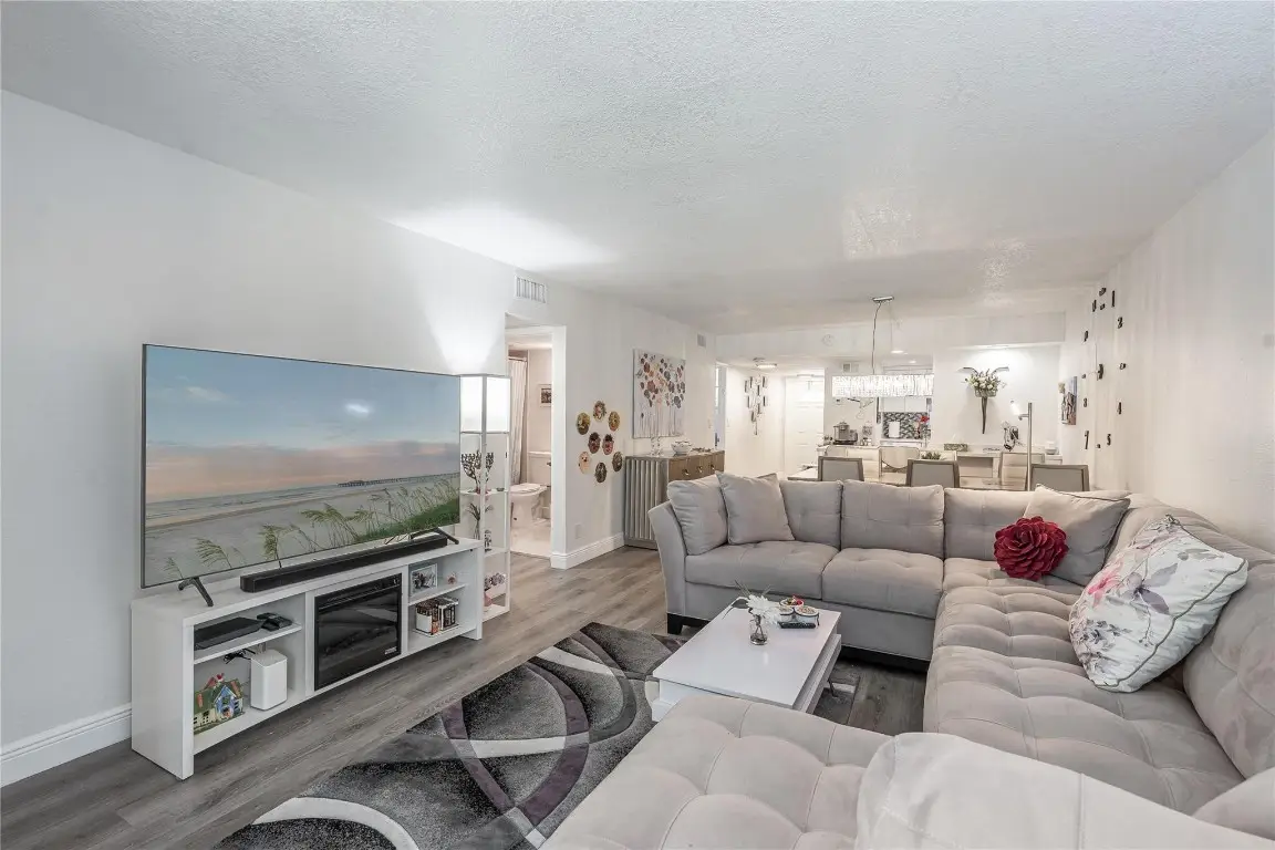 8901 S Hollybrook Boulevard #201, Pembroke Pines, FL 33025 - #1