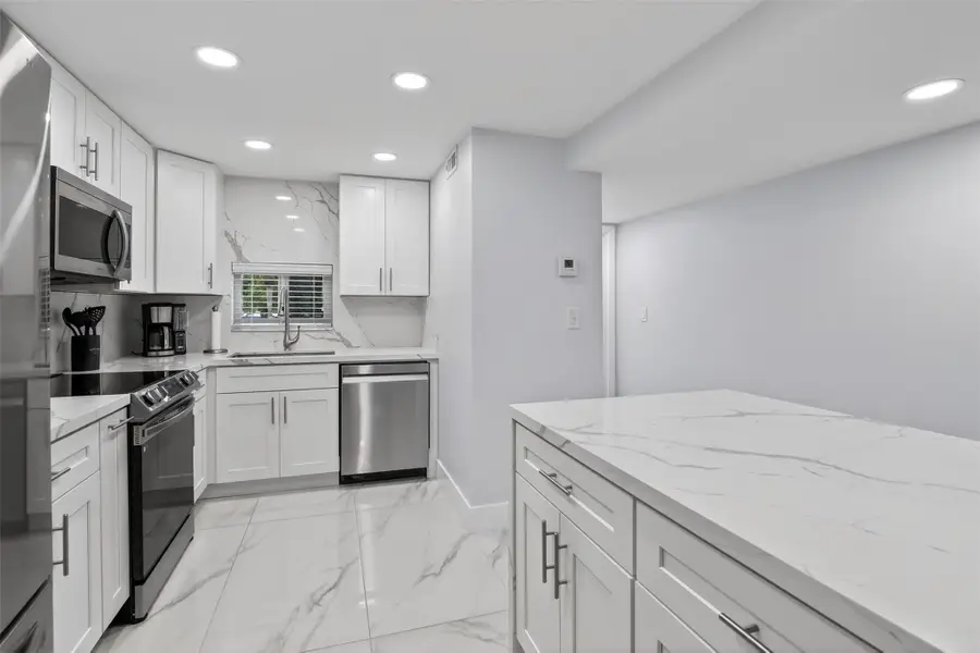 9623 S Hollybrook Lake Drive #204, Pembroke Pines, FL 33025 - #3