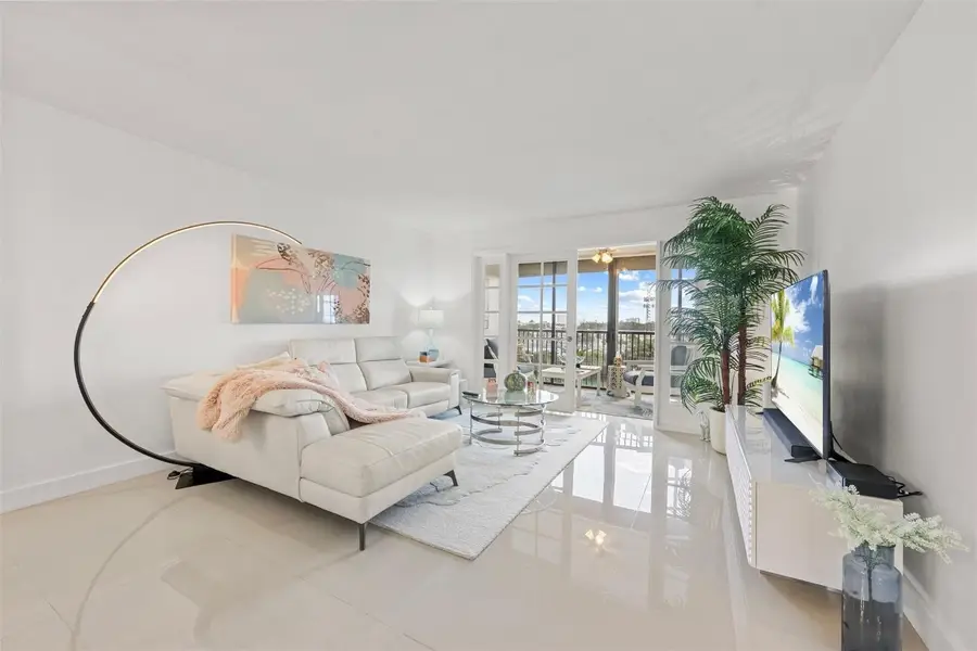 2202 S Cypress Bend Drive #606, Pompano Beach, FL 33069 - #3