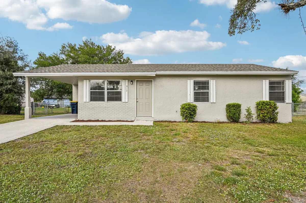 913 SE 8th Street, Stuart, FL 34994 - #1
