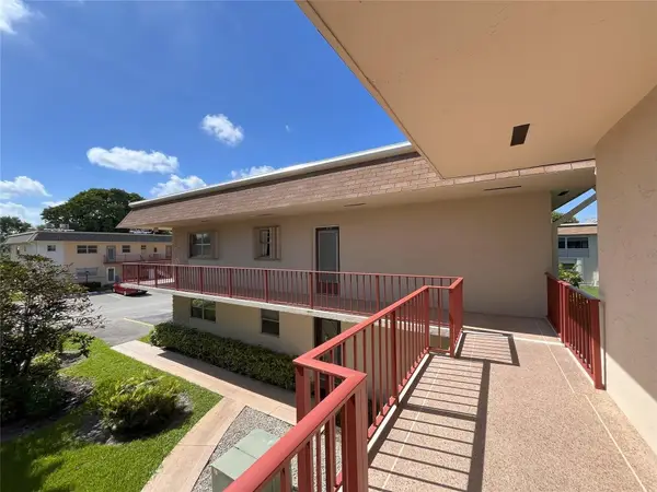 212 Oxford 400 #212, West Palm Beach, FL 33417